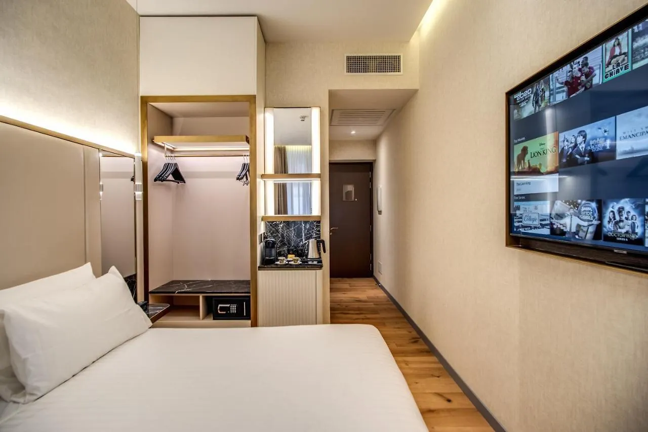 Cc Palace Hotel Rzym 4*,