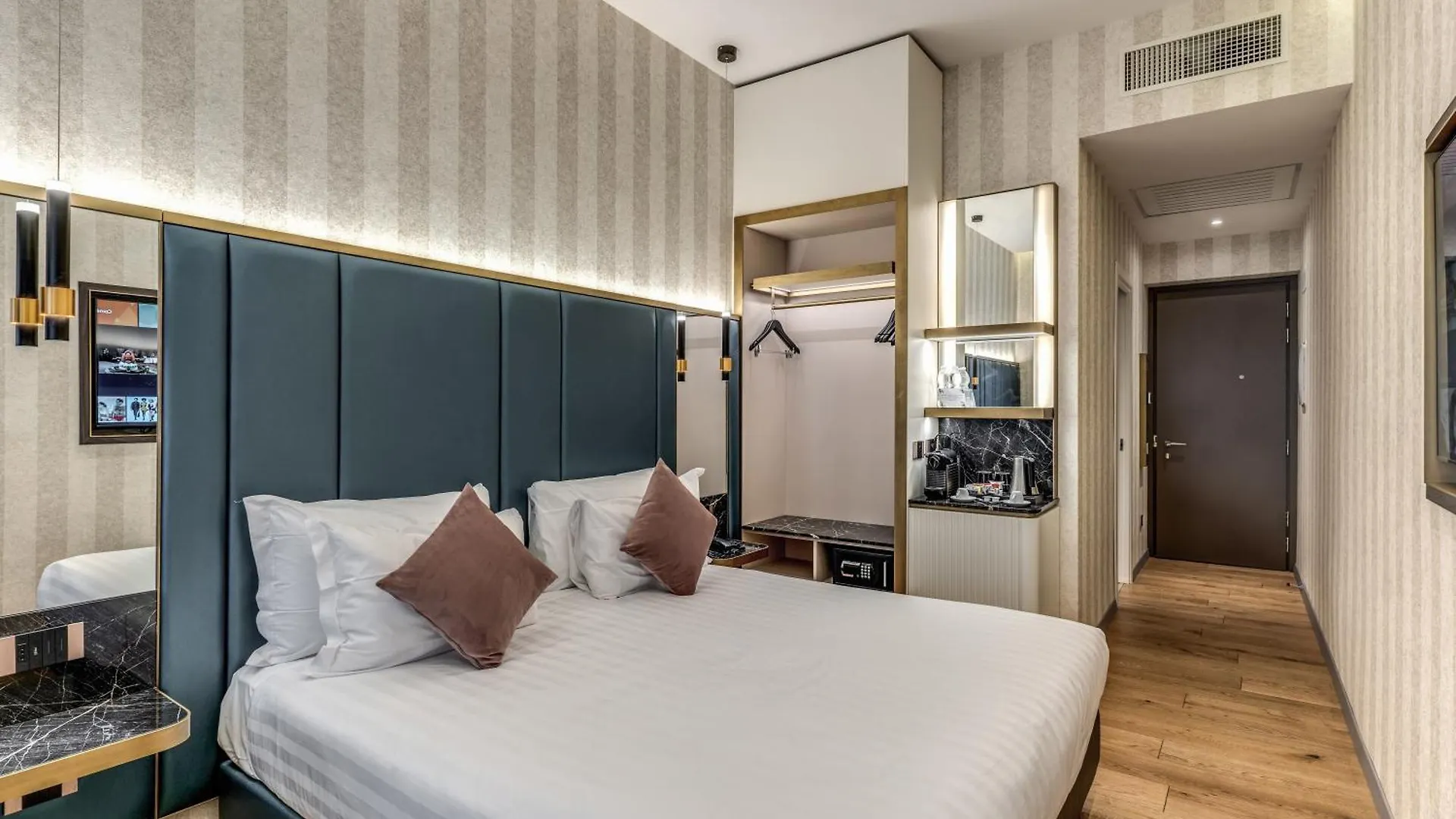 Cc Palace Hotel Рим